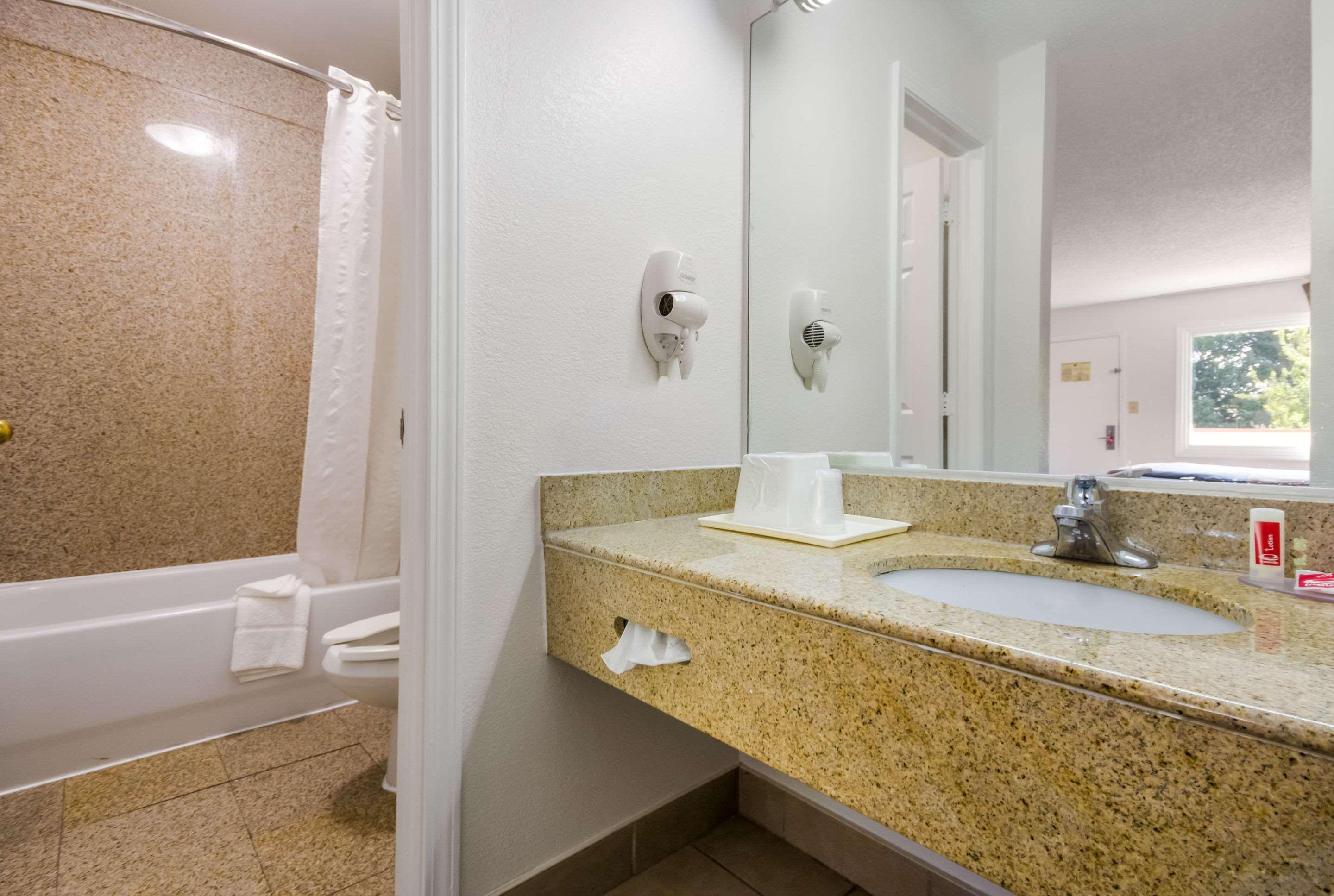 Econo Lodge Little Creek Норфолк Екстер'єр фото